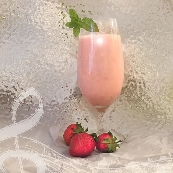 Strawberry Smoothie With Kefir